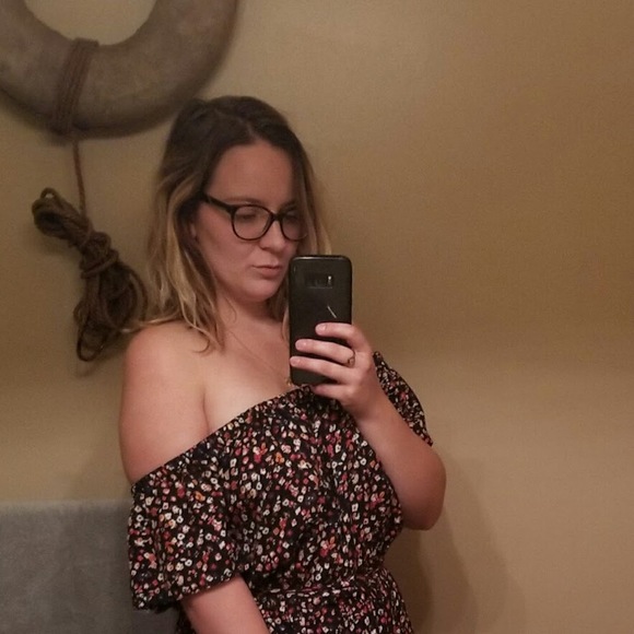 Meet your Posher, Echoe - Picture 1 of 1